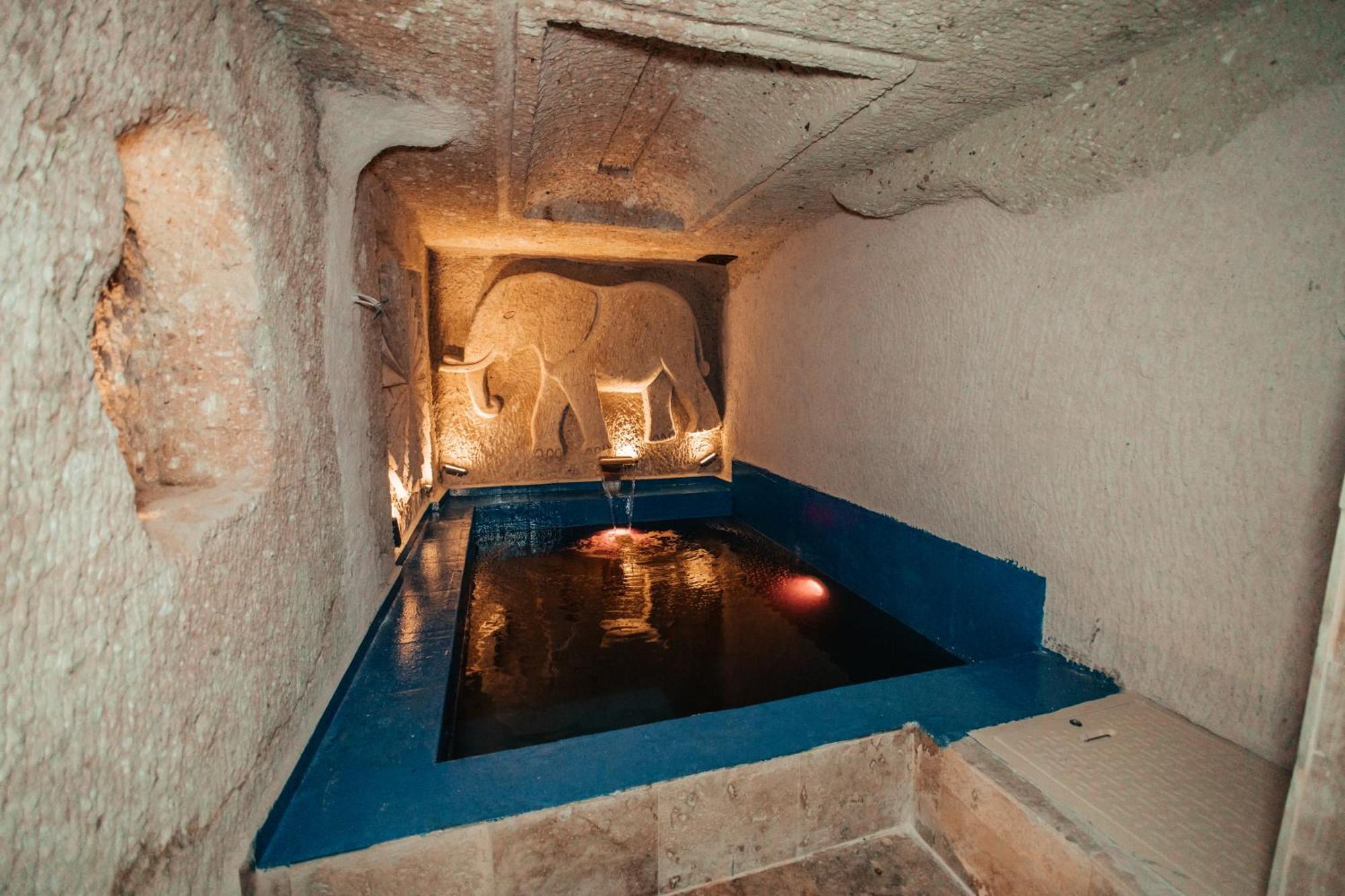 Vanessa Cave House Bed & Breakfast Юргюп Екстериор снимка