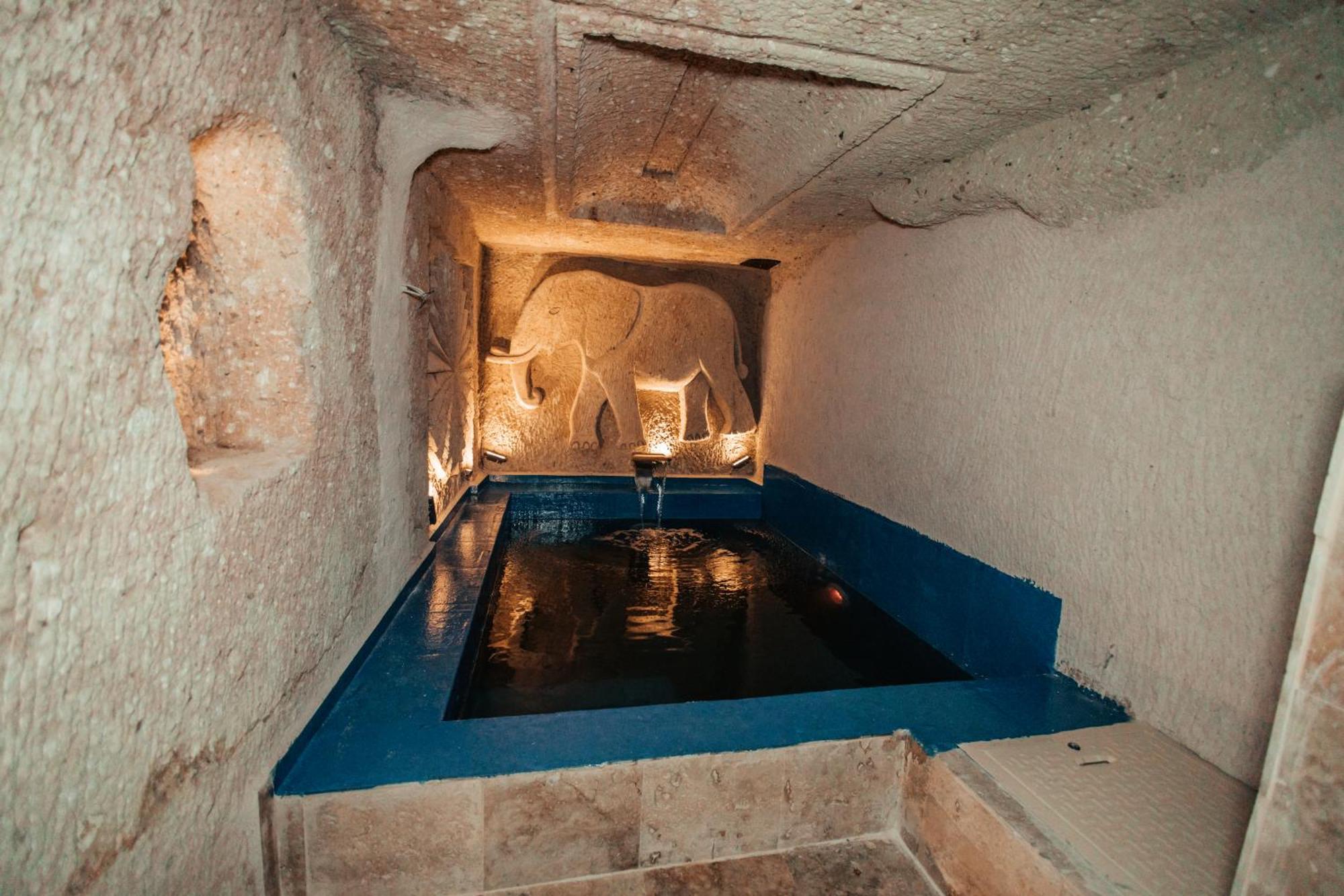 Vanessa Cave House Bed & Breakfast Юргюп Екстериор снимка