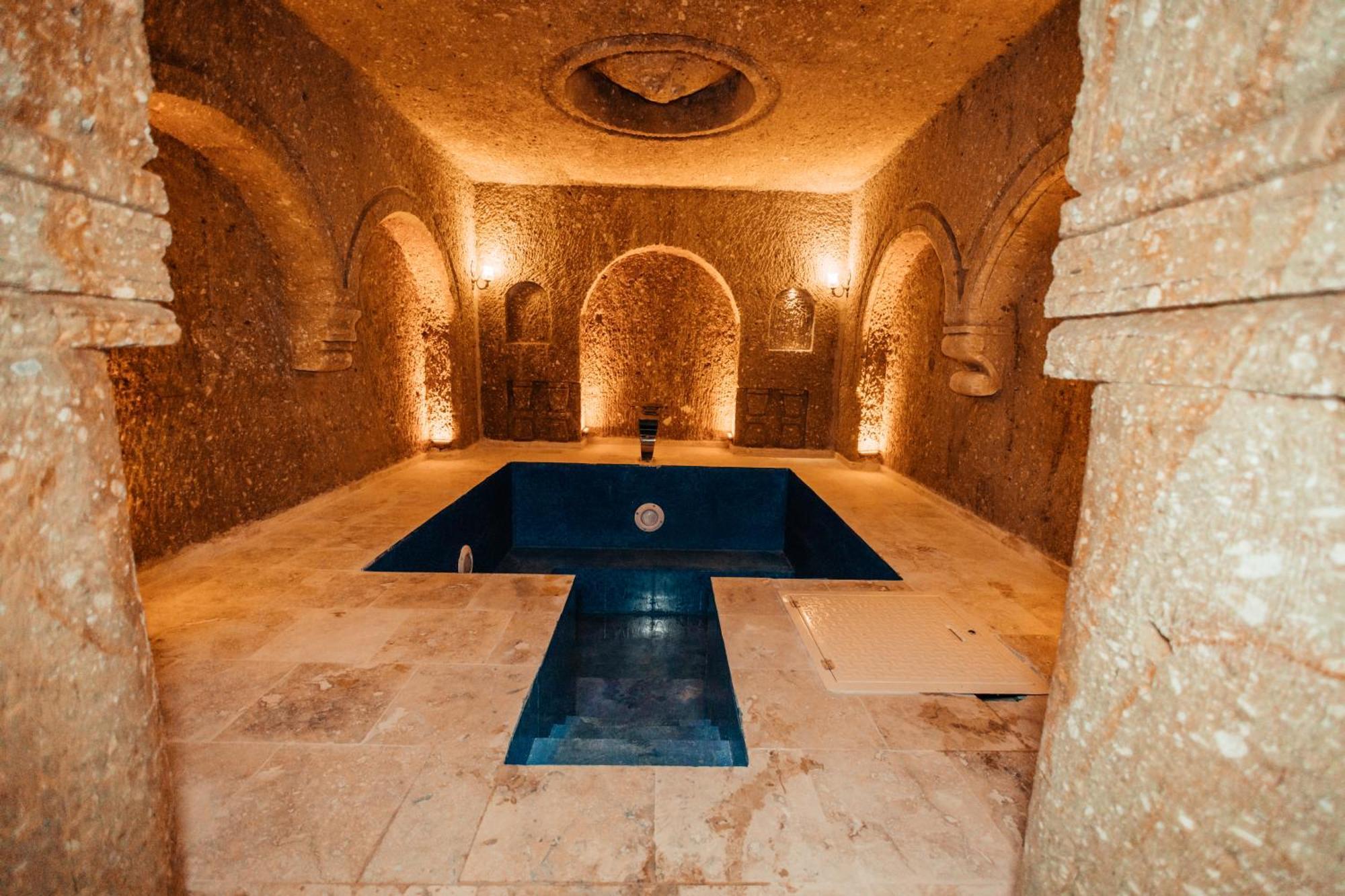Vanessa Cave House Bed & Breakfast Юргюп Екстериор снимка